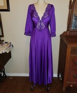 Royal purple lace nylon Olga vtg plunge nightgown